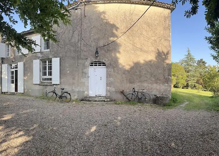 Le Point Du Jour بيت للعطل